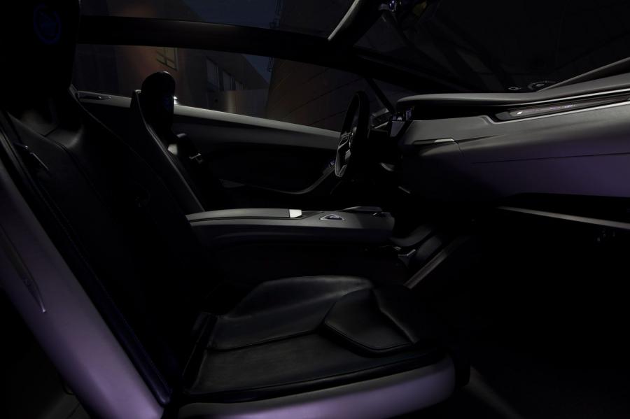  Cadillac Urban Luxury Concept 2010 года  (фото 4 из 45)